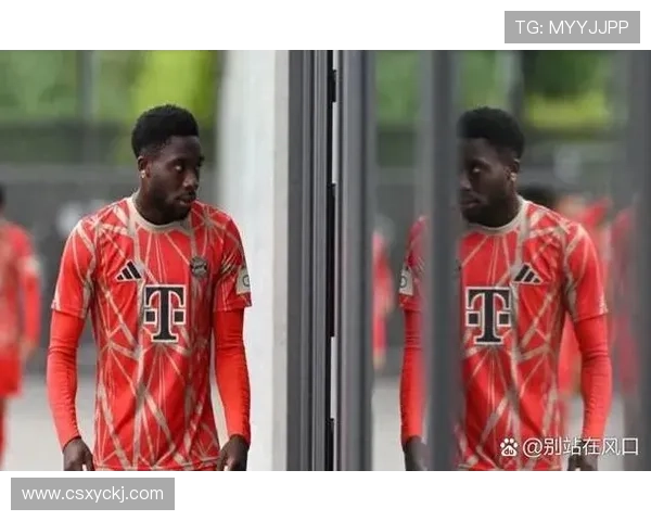 拜仁慕尼黑成功签约曼城足球明星引发转会市场热潮